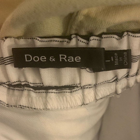 DOE AND RAE women’s cropped off the shoulder white and black striped top Large - Picture 6 of 6